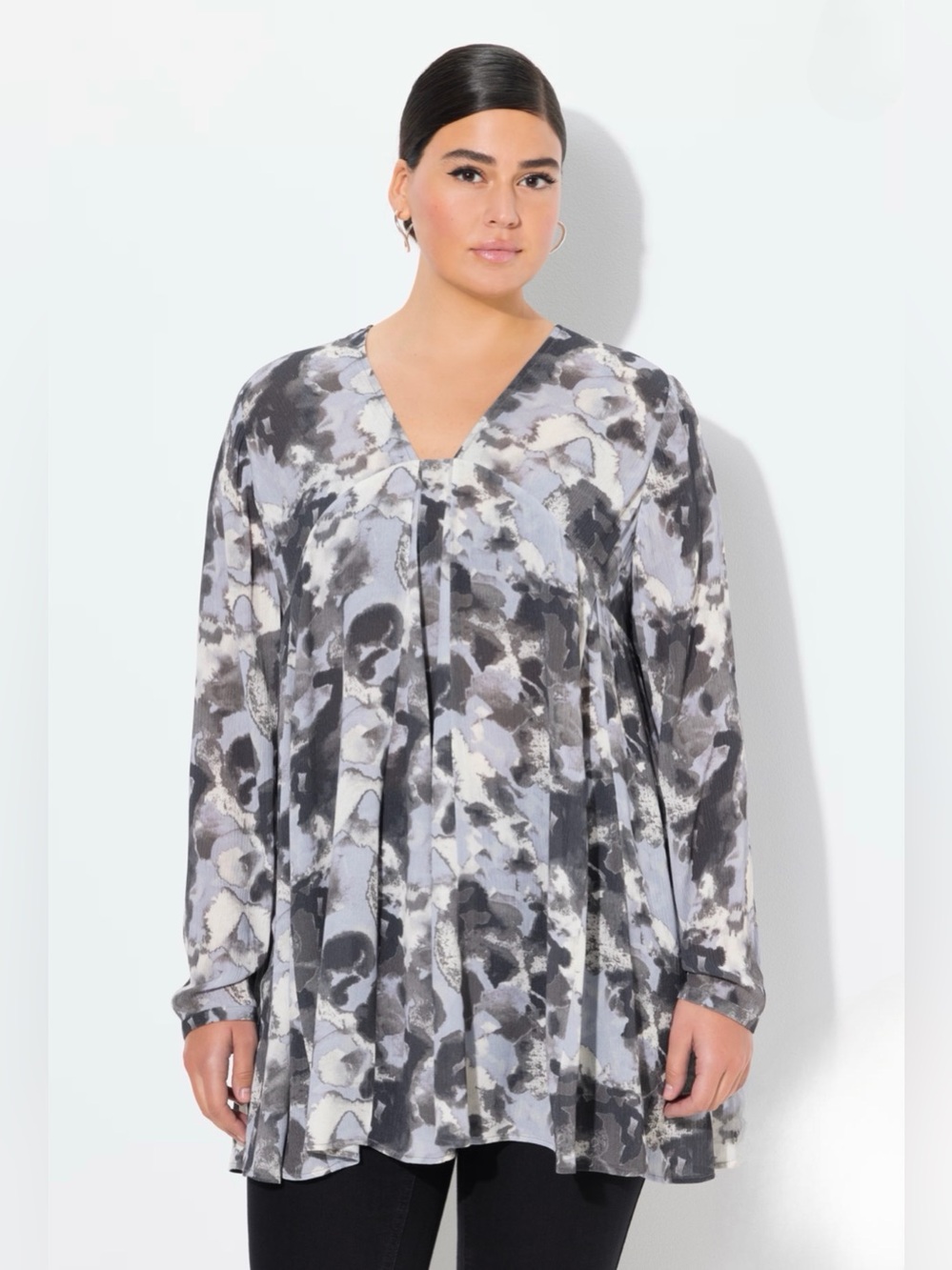 NWOT Ulla Popken Abstract V-Neck Plus Size L/S Tunic Blouse 28/30